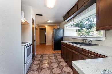 439 Glover Dr, Longview, TX 75601 - photo 2