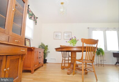 9314 Santayana Dr, Fairfax, VA 22031 - photo 5