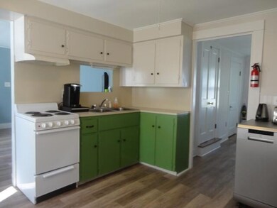 03 48 High Kitchen 3