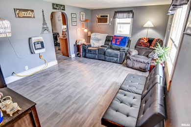 325 N Poplar St, Assumption, IL 62510 - photo 5