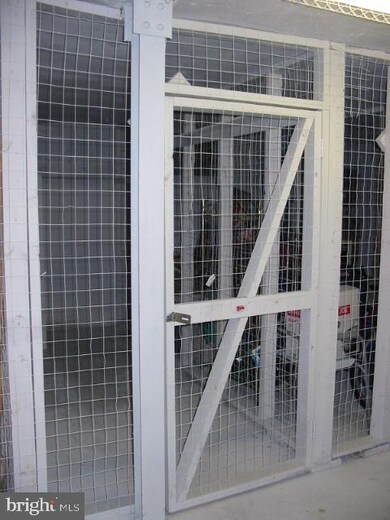 6702 W Wakefield Dr unit A1, Alexandria, VA 22307 - photo 3