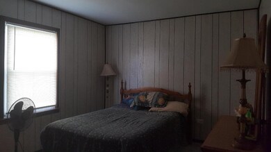 226 N Wright St, Griffith, IN 46319 - photo 5