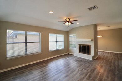 2004 Chelsea Ct, Rosenberg, TX 77471 - photo 6