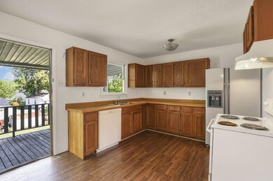 2204 Midway St, Johnson City, TN 37601 - photo 7