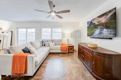 1121 Country Place Dr, Houston, TX 77079 - photo 3