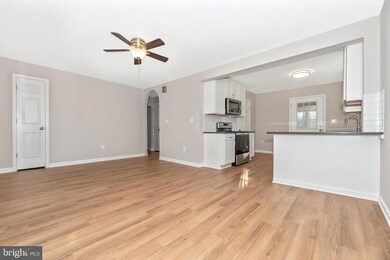 6937 Hollenberry Rd, Sykesville, MD 21784 - photo 7