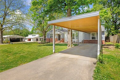 420 NW 7th St, Bentonville, AR 72712 - photo 2