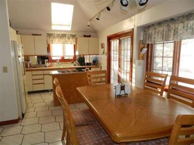 60 Canavan Dr, Braintree, MA 02184 - photo 3