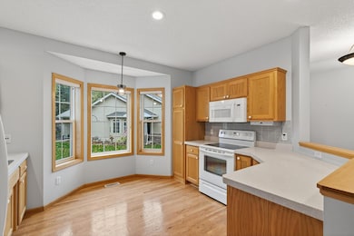 2099 Albemarle Ct N, Saint Paul, MN 55113 - photo 4