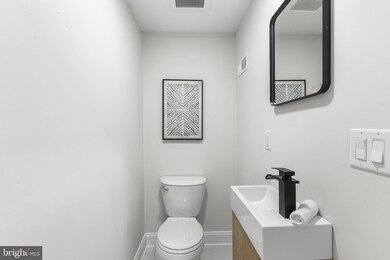 1604 S 8th St, Philadelphia, PA 19148 - photo 7