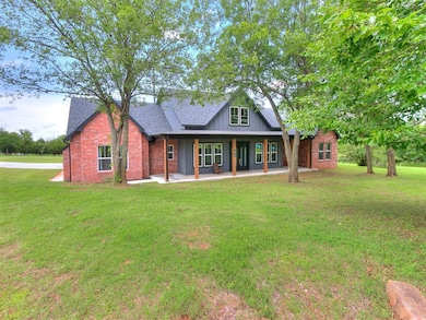 673 Barn Cir, Goldsby, OK 73093 - photo 3