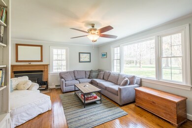 129 Oyster Shell Ln, Callao, VA 22435 - photo 7