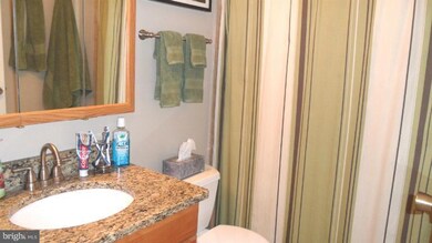 8150 Willowdale Ct, Springfield, VA 22153 - photo 3