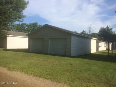 12967 Roughys Dr, Wayland, MI 49348 - photo 2