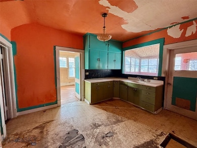 407 S Rife St, Dillon, MT 59725 - photo 7