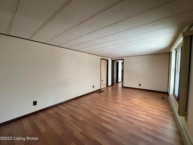 603 N 1450 W, Deputy, IN 47230 - photo 4