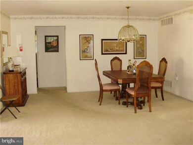 33 Pinecrest Dr, Woodbury, NJ 08096 - photo 4