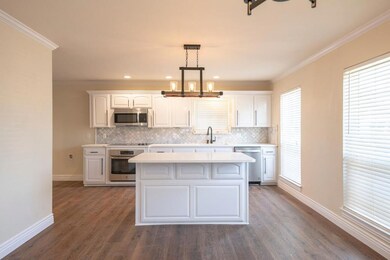 Kitchen with breakfast bar--Quartz!!