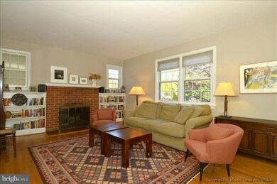 9404 Warren St, Silver Spring, MD 20910 - photo 5