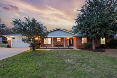 2607 Oaks Dr, Granbury, TX 76049 - photo 2