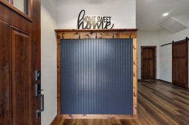1301 E Locust St-6