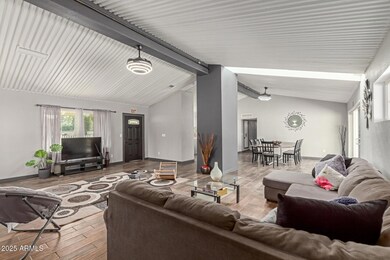 328 E Bethany Home Rd, Phoenix, AZ 85012 - photo 6