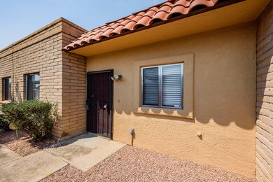 005 - 814 S. Pantano Rd