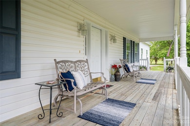 81 Plantation Dr, Asheville, NC 28806 - photo 6