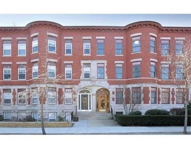 1867 Beacon St unit 3, Brookline, MA 02445 - photo 6