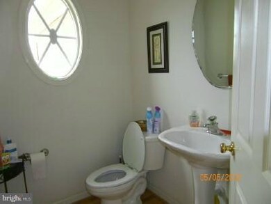 14105 Corunna Ct, Laurel, MD 20707 - photo 4