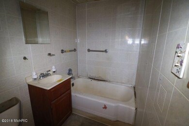 1410 Merrifield Ave, Niles, MI 49120 - photo 4