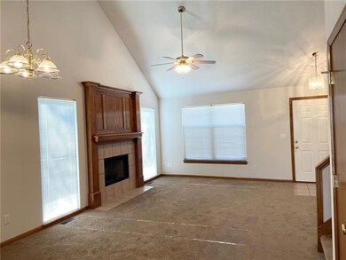 308 E Walnut St, Raymore, MO 64083 - photo 7