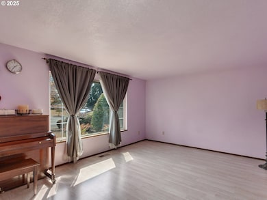 713 SE 40th Ct, Hillsboro, OR 97123 - photo 4