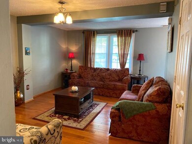 10 Aspen Ct, Monmouth Junction, NJ 08852 - photo 3