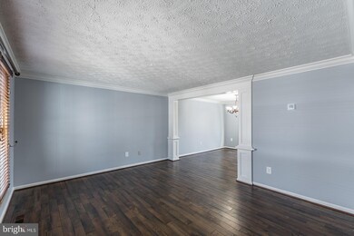 22224 Stablehouse Dr, Sterling, VA 20164 - photo 3