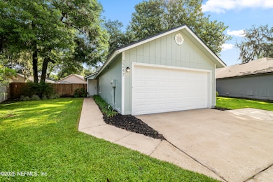 2247 Aspen Ridge Ct, Atlantic Beach, FL 32233 - photo 2