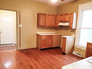 414 S Mclean St, Lincoln, IL 62656 - photo 6