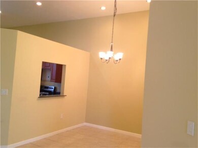 5079 Madison Lakes Cir E unit 33, Davie, FL 33328 - photo 7