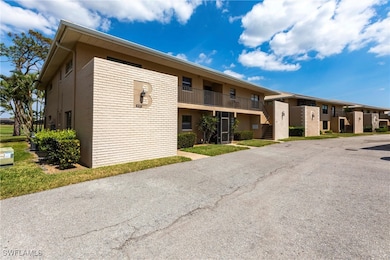4 unit building