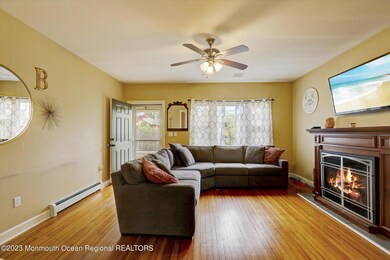 07-Family Room