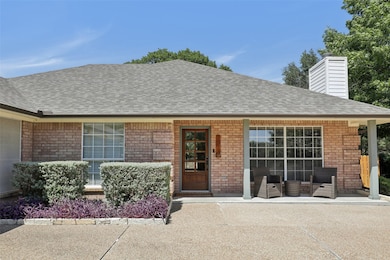 7512 Woodside Hill Ct, Fort Worth, TX 76179 - photo 2
