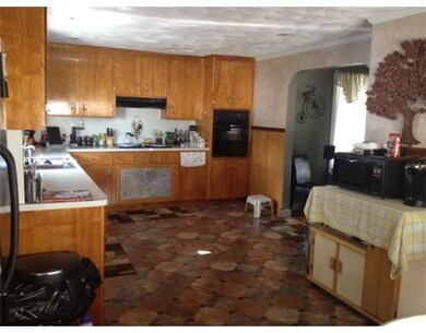 25 Spring St unit SINGLE FAM, Medford, MA 02155 - photo 2