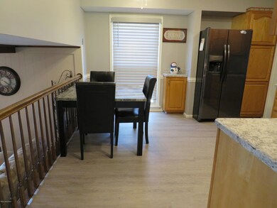 EAT IN KITCHEN
