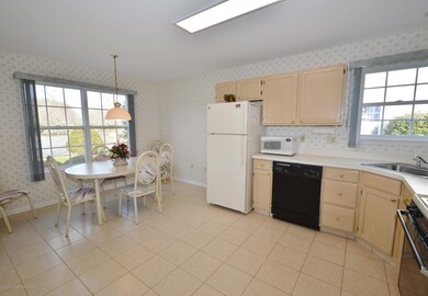 2358 W Ashfield Ct, Toms River, NJ 08755 - photo 4