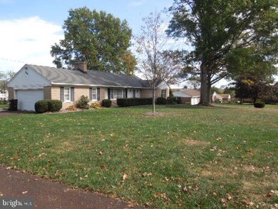 903 Diamond St, Sellersville, PA 18960 - photo 3