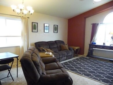 2932 Seclusion Cove Living Area (640x480