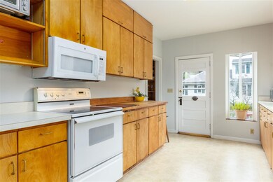 25 Pleasant St, Essex Junction, VT 05452 - photo 5