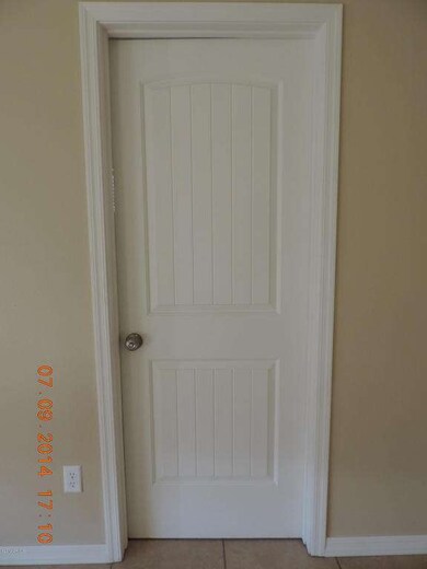 305 N HOSICK 006