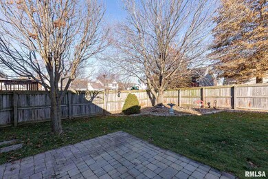 6135 N Elmwood Ave, Davenport, IA 52806 - photo 5
