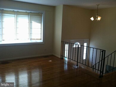 8702 Locust Grove Dr, Laurel, MD 20707 - photo 4